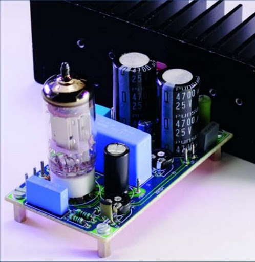 Simple Hybrid Audio Amplifier circuit schematic