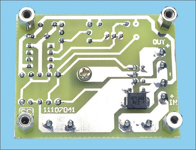 Versatile Micropower Battery Protector Circuit